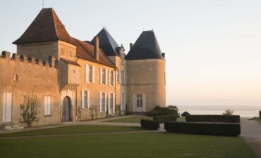 Chateau d'Yquem et ses brumes dans le Sauternes